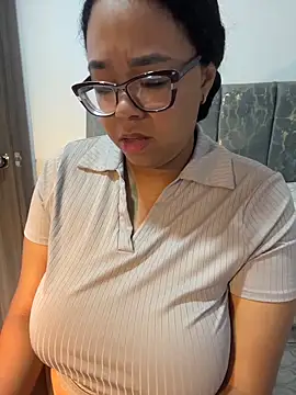 XMara online show from February 2026 04:04:01 PM