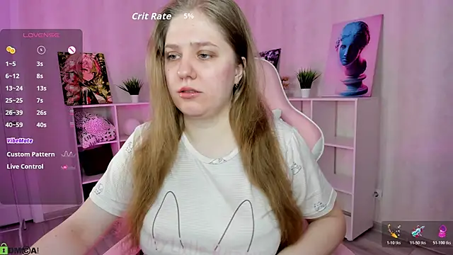 Snapshot of Megan_Violer chatting on April 2026 05:25:01 PM Megan Violer online show from April 2026 05:25:01 PM