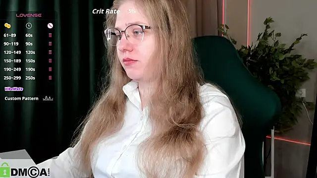 Snapshot of Megan_Violer chatting on May 2026 05:31:01 PM Megan Violer online show from May 2026 05:31:01 PM