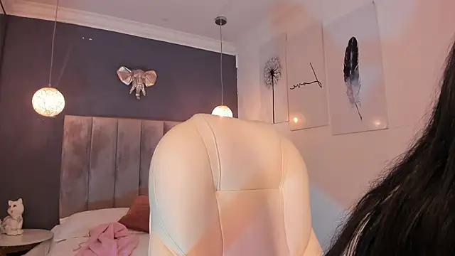 Maaiitee online show from December 2024 02:49:01 PM