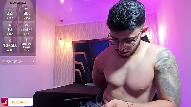 Snapshot of Liam_Kleiin chatting on April 2026 11:34:01 AM Liam Kleiin online show from April 2026 11:34:01 AM