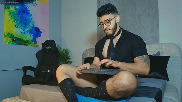 Snapshot of Liam_Kleiin chatting on May 2026 12:11:01 PM Liam Kleiin online show from May 2026 12:11:01 PM