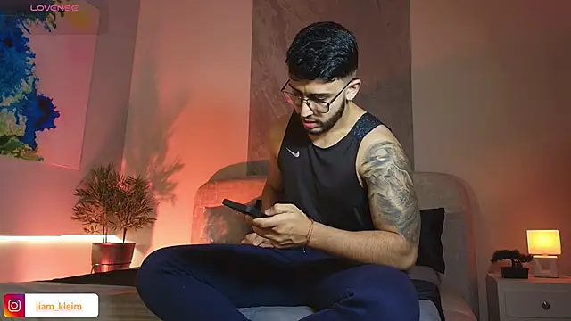 Snapshot of Liam_Kleiin chatting on May 2026 11:20:01 AM Liam Kleiin online show from May 2026 11:20:01 AM