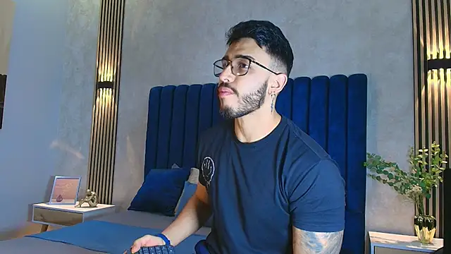 Snapshot of Liam_Kleiin chatting on June 2026 11:26:02 AM Liam Kleiin online show from June 2026 11:26:02 AM