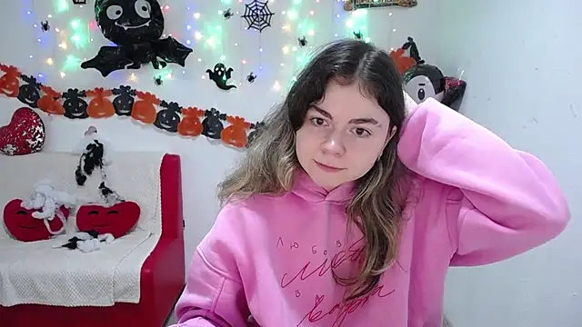 TinaRedly online show from October 2025 06:12:01 PM