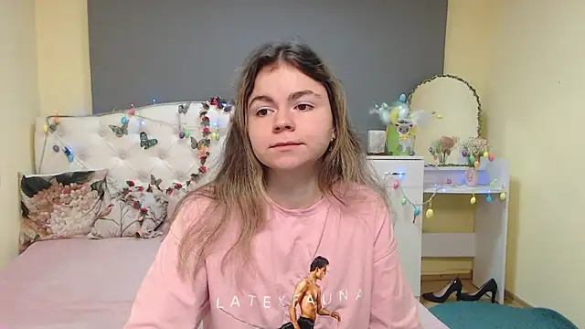 TinaRedly online show from April 2026 05:26:02 AM