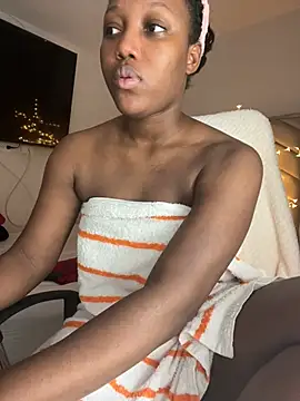 kellya  online show from February 2025 11:47:01 PM