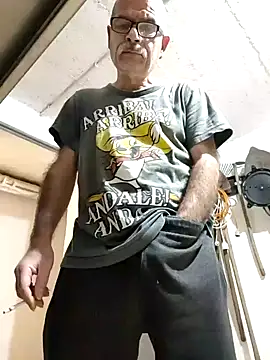 Snapshot of bottomhairy chatting on December 2024 03:22:02 PM bottomhairy online show from December 2024 03:22:02 PM