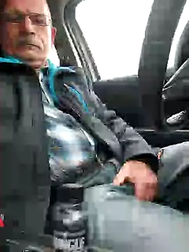 Snapshot of bottomhairy chatting on December 2024 11:02:01 AM bottomhairy online show from December 2024 11:02:01 AM