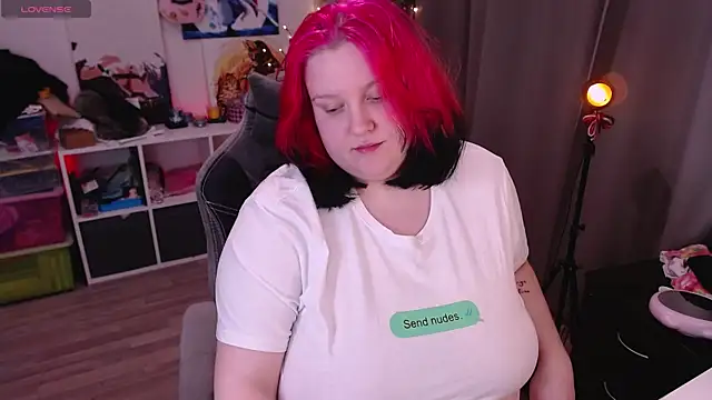 lissamuff online show from March 2025 04:44:02 PM