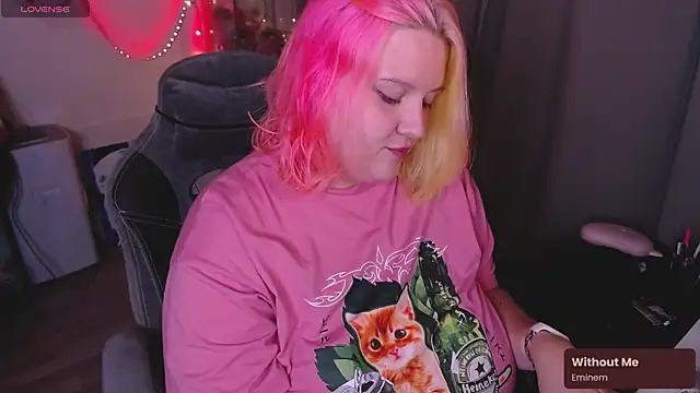 lissamuff online show from October 2025 04:37:02 PM