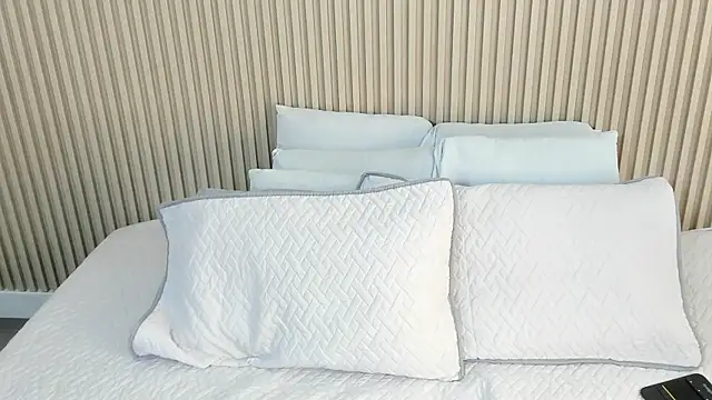 charlottebrowns  online show from December 2025 01:05:01 PM