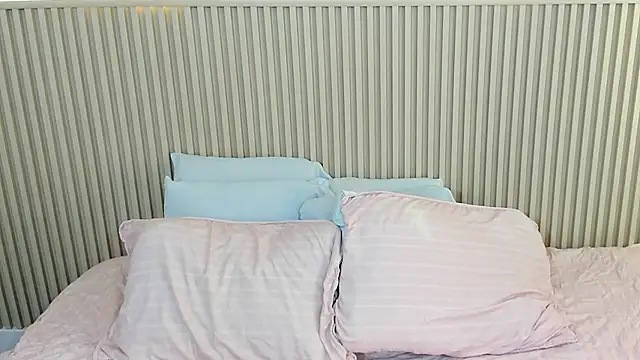 charlottebrowns  online show from February 2026 12:16:01 PM