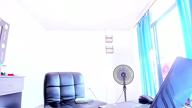 xmissinchesxx online show from July 2026 03:49:01 PM