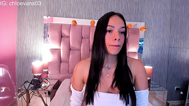 Chloe evans   online show from October 2025 11:40:01 AM