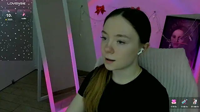 Florence meow online show from February 2025 01:32:01 PM