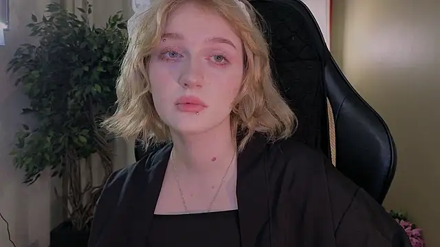 Snapshot of ELLIEJAY chatting on February 2026 05:17:02 AM ELLIEJAY online show from February 2026 05:17:02 AM