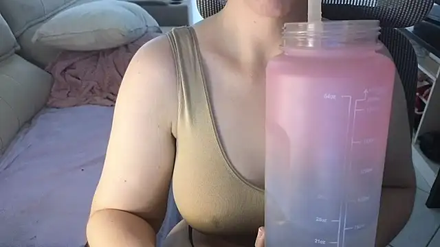 Snapshot of MommyLoveAanal chatting on October 2025 03:27:01 PM MommyLoveAanal online show from October 2025 03:27:01 PM