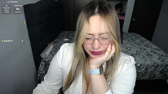 Valentina St online show from October 2025 08:57:02 AM