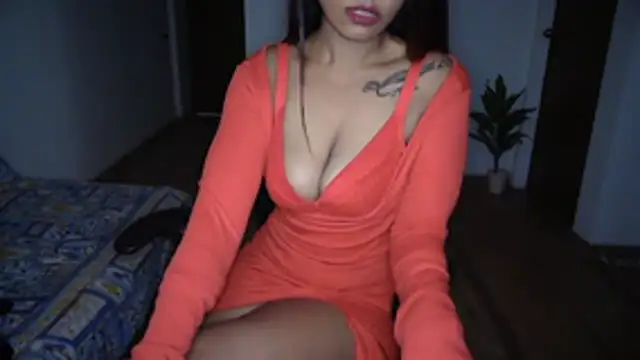 Snapshot of Suzie_darling chatting on May 2026 04:01:02 PM Suzie darling online show from May 2026 04:01:02 PM