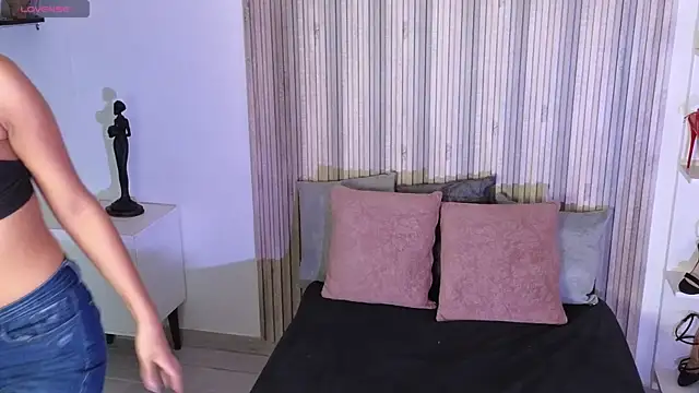 Snapshot of LissaWiild chatting on October 2025 01:31:02 PM LissaWiild online show from October 2025 01:31:02 PM