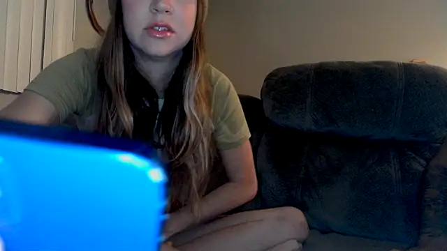 molly witha chance online show from November 2025 07:33:02 AM