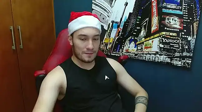 Snapshot of Airon_Blade chatting on December 2024 10:26:01 PM Airon Blade online show from December 2024 10:26:01 PM
