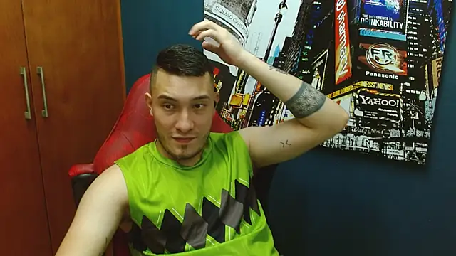Snapshot of Airon_Blade chatting on December 2024 11:08:02 PM Airon Blade online show from December 2024 11:08:02 PM