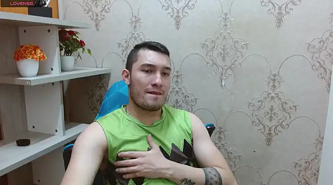 Snapshot of Airon_Blade chatting on February 2025 10:42:01 PM Airon Blade online show from February 2025 10:42:01 PM