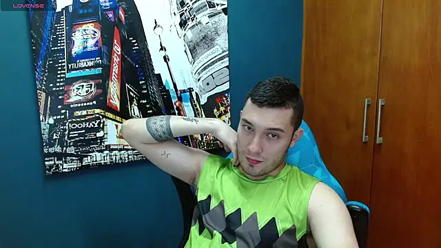 Snapshot of Airon_Blade chatting on March 2025 10:27:02 PM Airon Blade online show from March 2025 10:27:02 PM