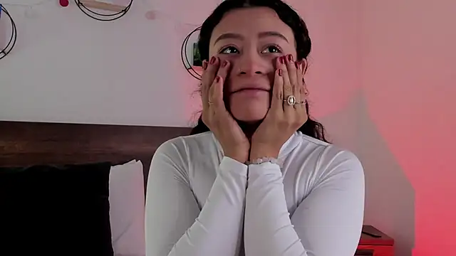 Snapshot of YenniferCurly chatting on December 2024 12:38:01 PM YenniferCurly online show from December 2024 12:38:01 PM