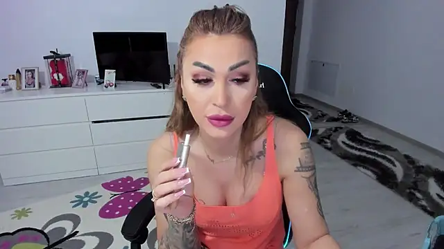 Snapshot of GlossyDiamondX chatting on March 2025 05:46:01 AM GlossyDiamondX online show from March 2025 05:46:01 AM