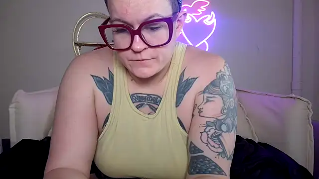 quinnmariexo online show from February 2026 06:28:02 PM