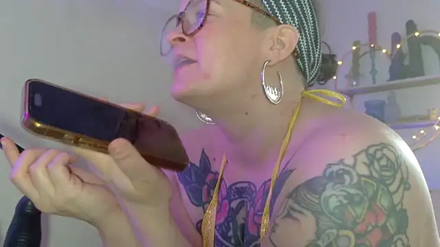 quinnmariexo online show from March 2026 04:47:01 PM