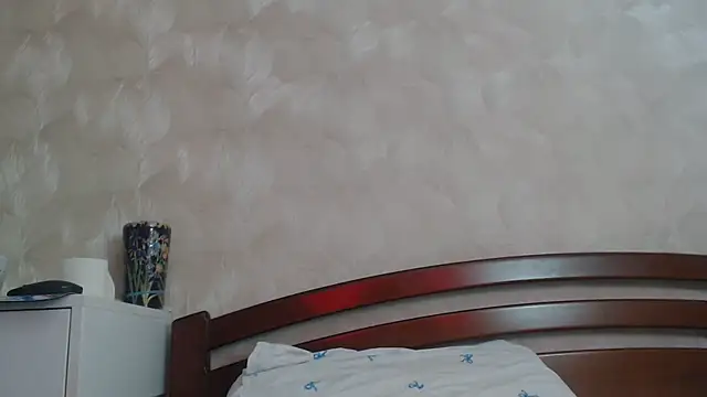 Snapshot of EverlastBlum chatting on September 2025 04:34:02 AM EverlastBlum online show from September 2025 04:34:02 AM
