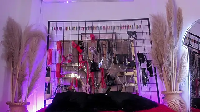 charrlotte quinn online show from March 2025 08:38:02 PM