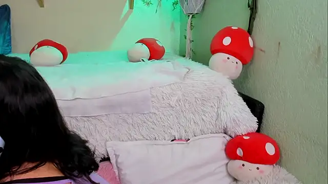 MiaaRose online show from November 2025 05:03:01 PM