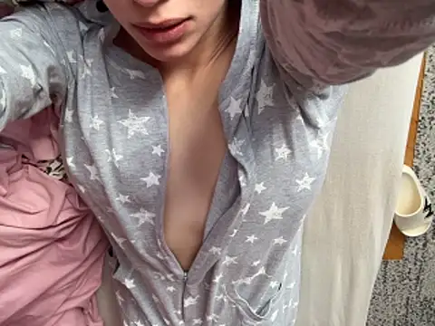 czruz online show from March 2026 08:19:01 AM