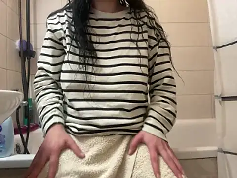 czruz online show from April 2026 07:00:01 PM