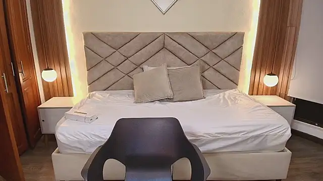 Raquel jones online show from March 2026 12:21:01 PM