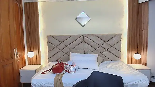 Raquel jones online show from April 2026 12:16:02 PM