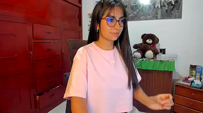 Isabellaa22 1 online show from January 2025 04:00:01 AM