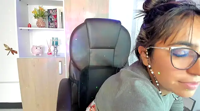 Isabellaa22 1 online show from March 2025 07:59:02 PM