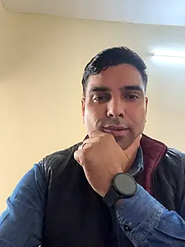 Snapshot of bull_4hottie chatting on November 2025 05:21:02 AM bull 4hottie online show from November 2025 05:21:02 AM