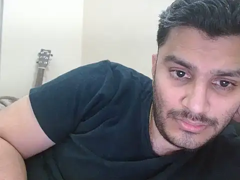 Snapshot of robintoit chatting on April 2026 03:42:01 PM robintoit online show from April 2026 03:42:01 PM