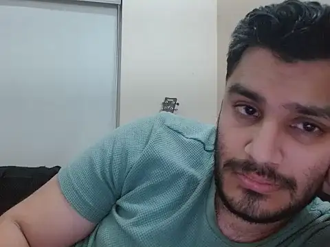 Snapshot of robintoit chatting on May 2026 08:03:02 PM robintoit online show from May 2026 08:03:02 PM