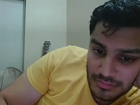 Snapshot of robintoit chatting on May 2026 10:19:01 PM robintoit online show from May 2026 10:19:01 PM