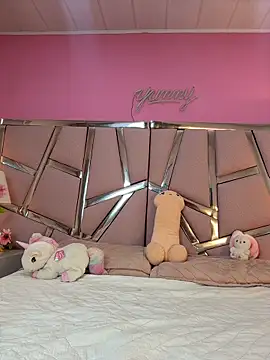 Bonniepark online show from April 2026 12:38:01 PM