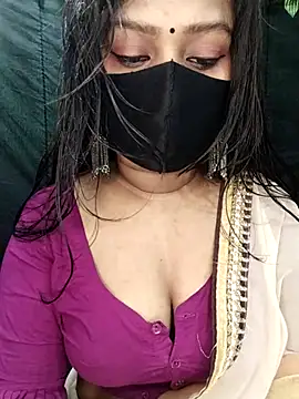 Idhika Paul online show from November 2025 05:17:02 PM