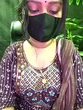 Idhika Paul online show from November 2025 07:46:02 PM